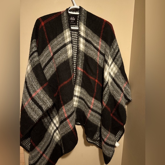 O/S Ardene Plaid Shawl - Picture 1 of 2